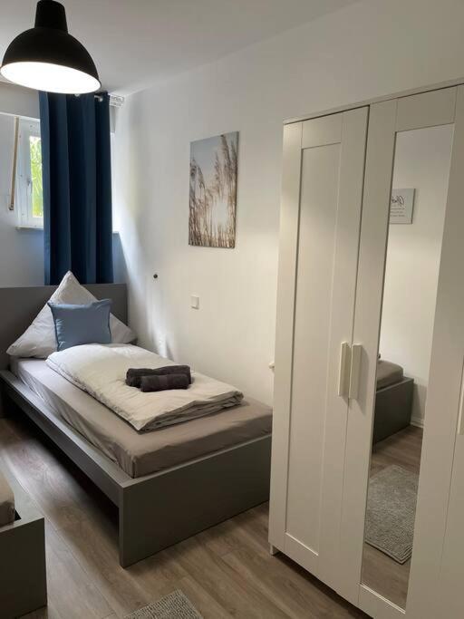 3 - 20 Km Dus Airport/messe Apartment
